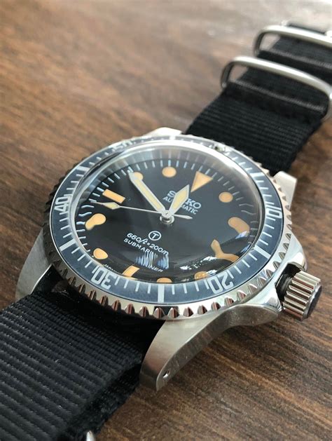 5513 Sub rep. bezel really loose 